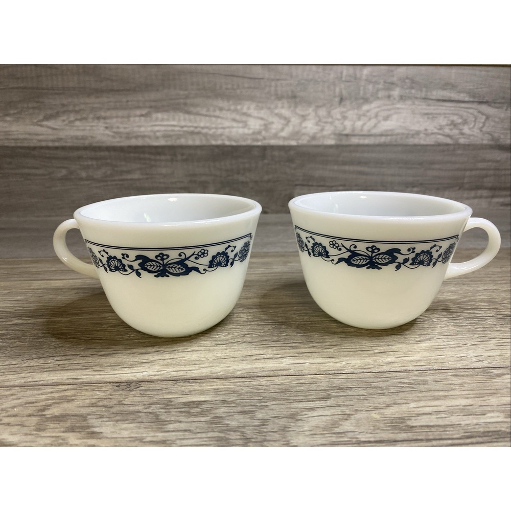 2 Vintage Pyrex Corning Milk Glass Old Town Blue Onion Coffee Mugs Cups